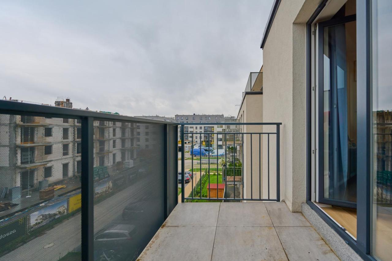 Jagodno Wroclaw Kajdasza Studio Z Bezplatnym Garazem By Noclegi Renters Exterior foto
