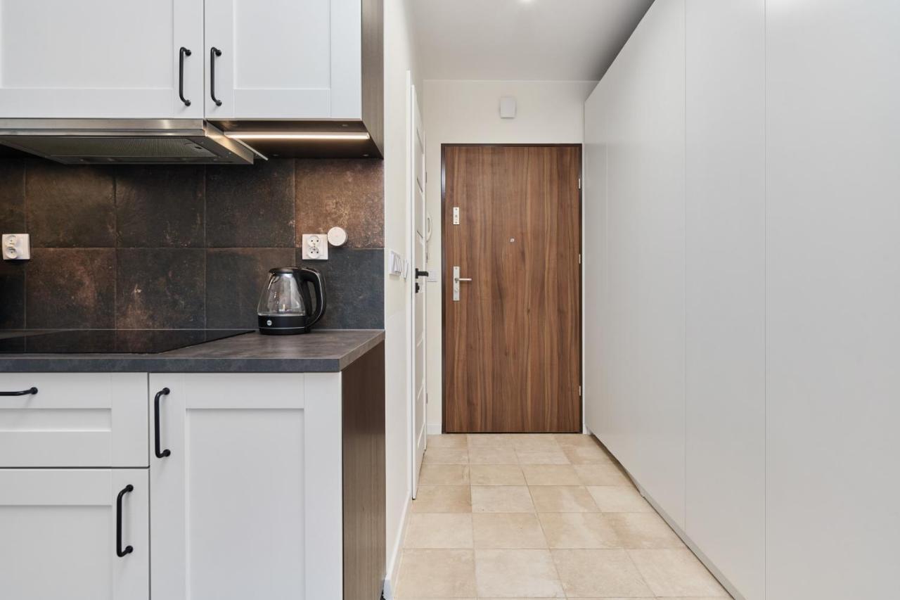 Jagodno Wroclaw Kajdasza Studio Z Bezplatnym Garazem By Noclegi Renters Exterior foto