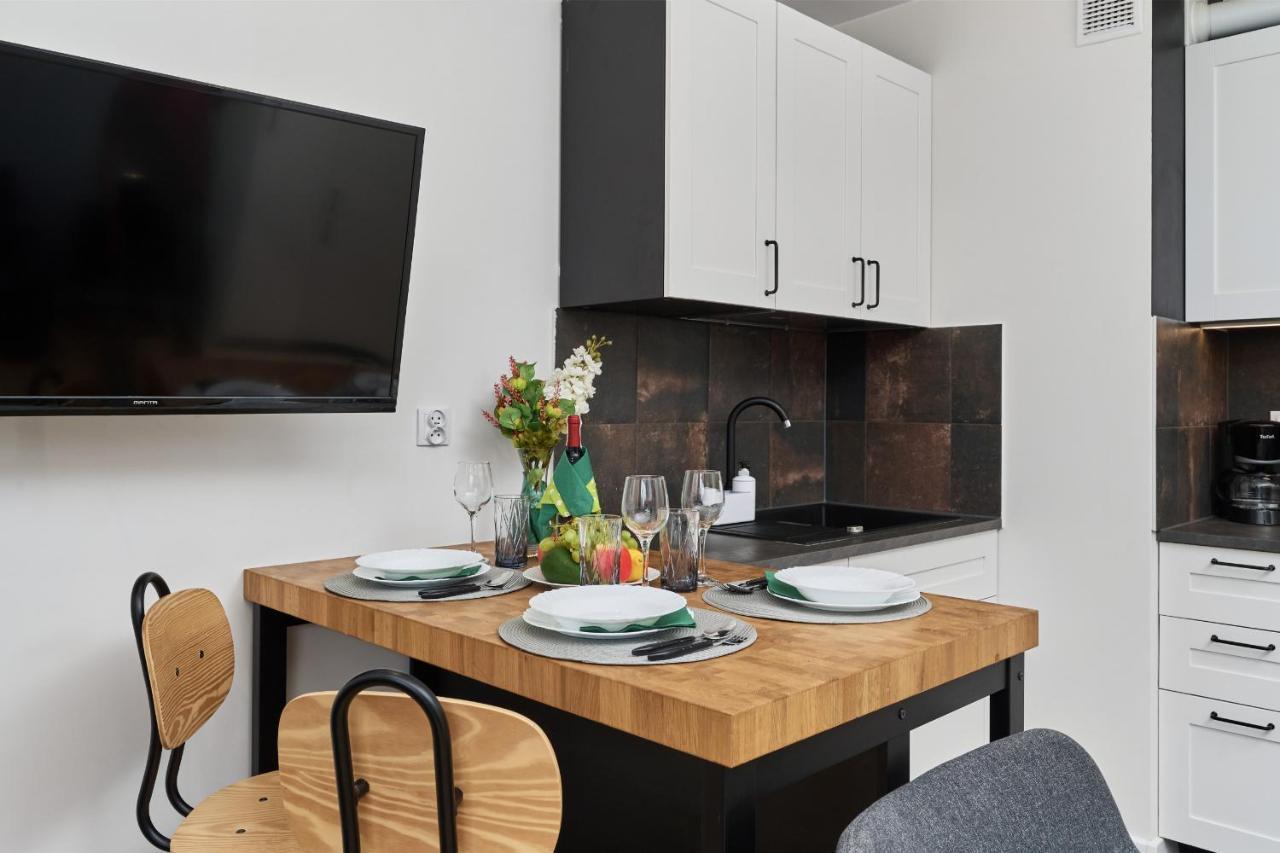 Jagodno Wroclaw Kajdasza Studio Z Bezplatnym Garazem By Noclegi Renters Exterior foto