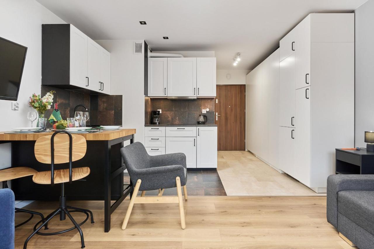 Jagodno Wroclaw Kajdasza Studio Z Bezplatnym Garazem By Noclegi Renters Exterior foto